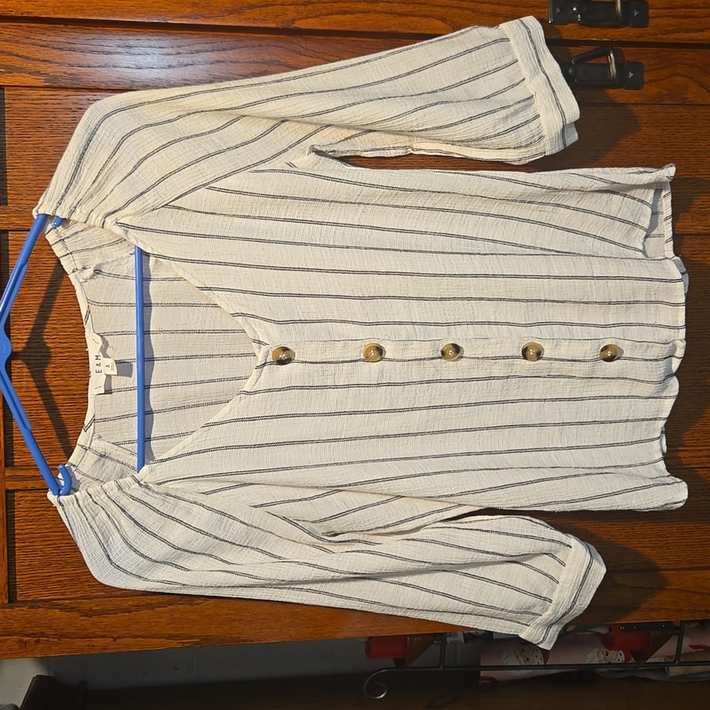 E & M Size Small Button Down Blouse